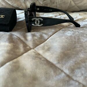 CHANEL Black Sunglasses with Silver CC Emblem